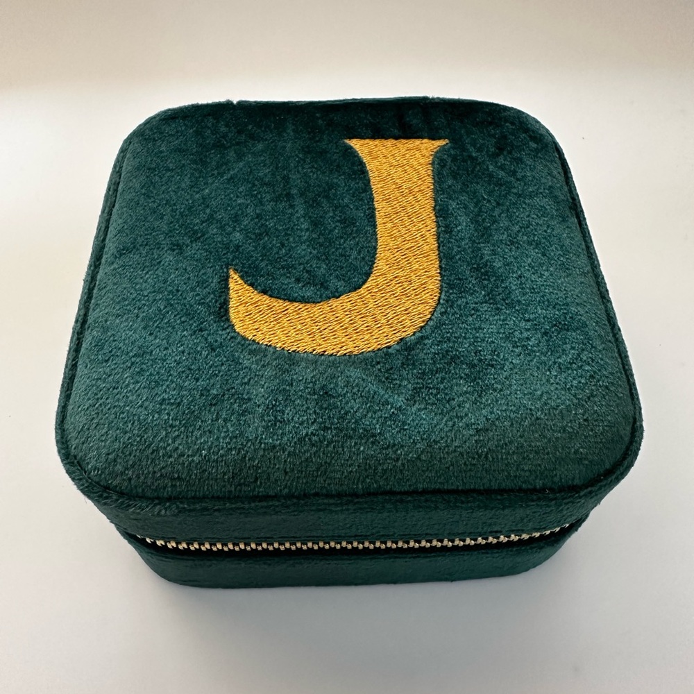 Initial “J” Jewelry Green Travel Small Box - Picture 6 of 6